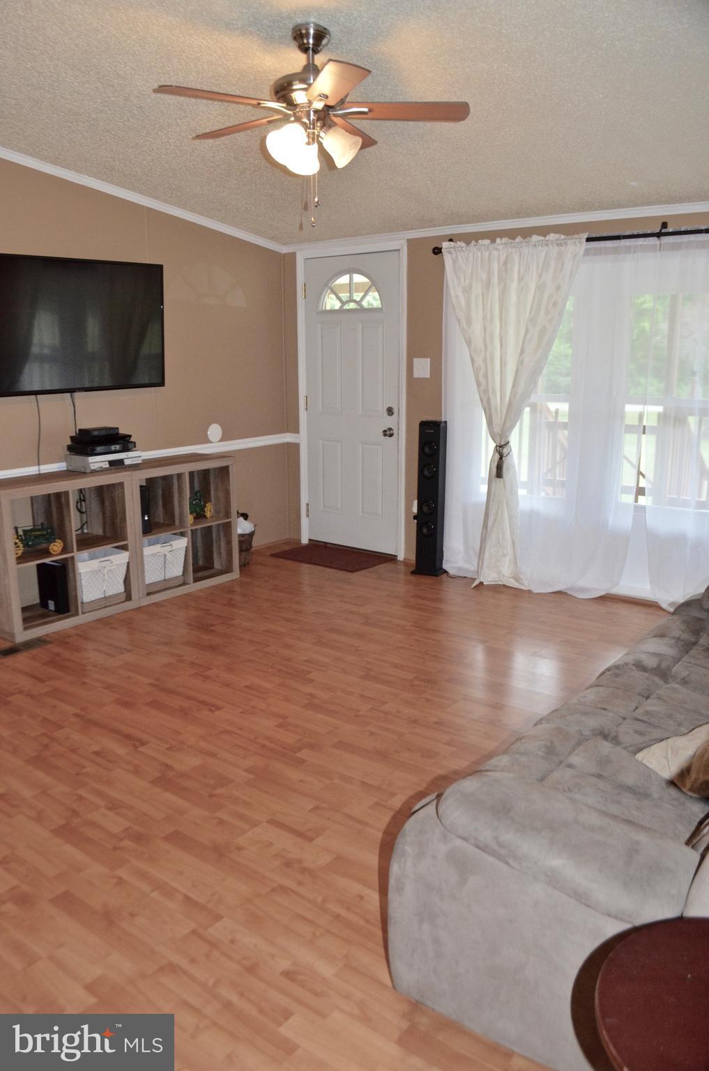 11205 Post Oak Road Spotsylvania, VA 22551 - Photo 4 of 26 Living Room