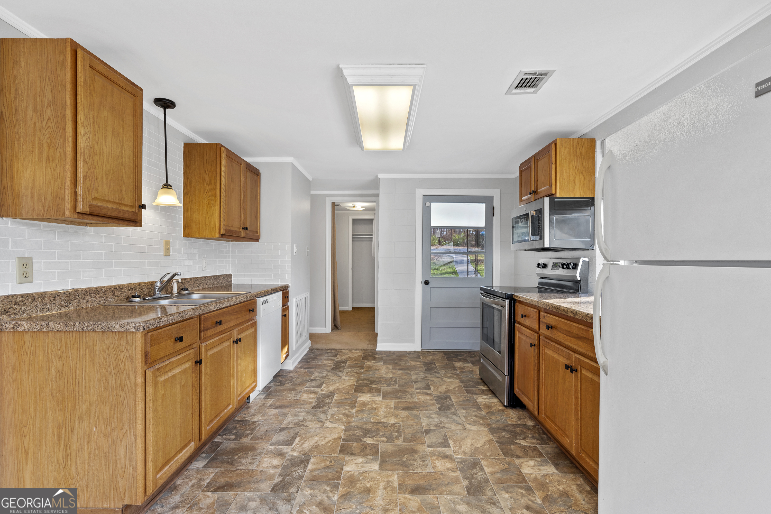 178 Riverview Road Southwest Eatonton, GA 31024 - Photo 12 of 61