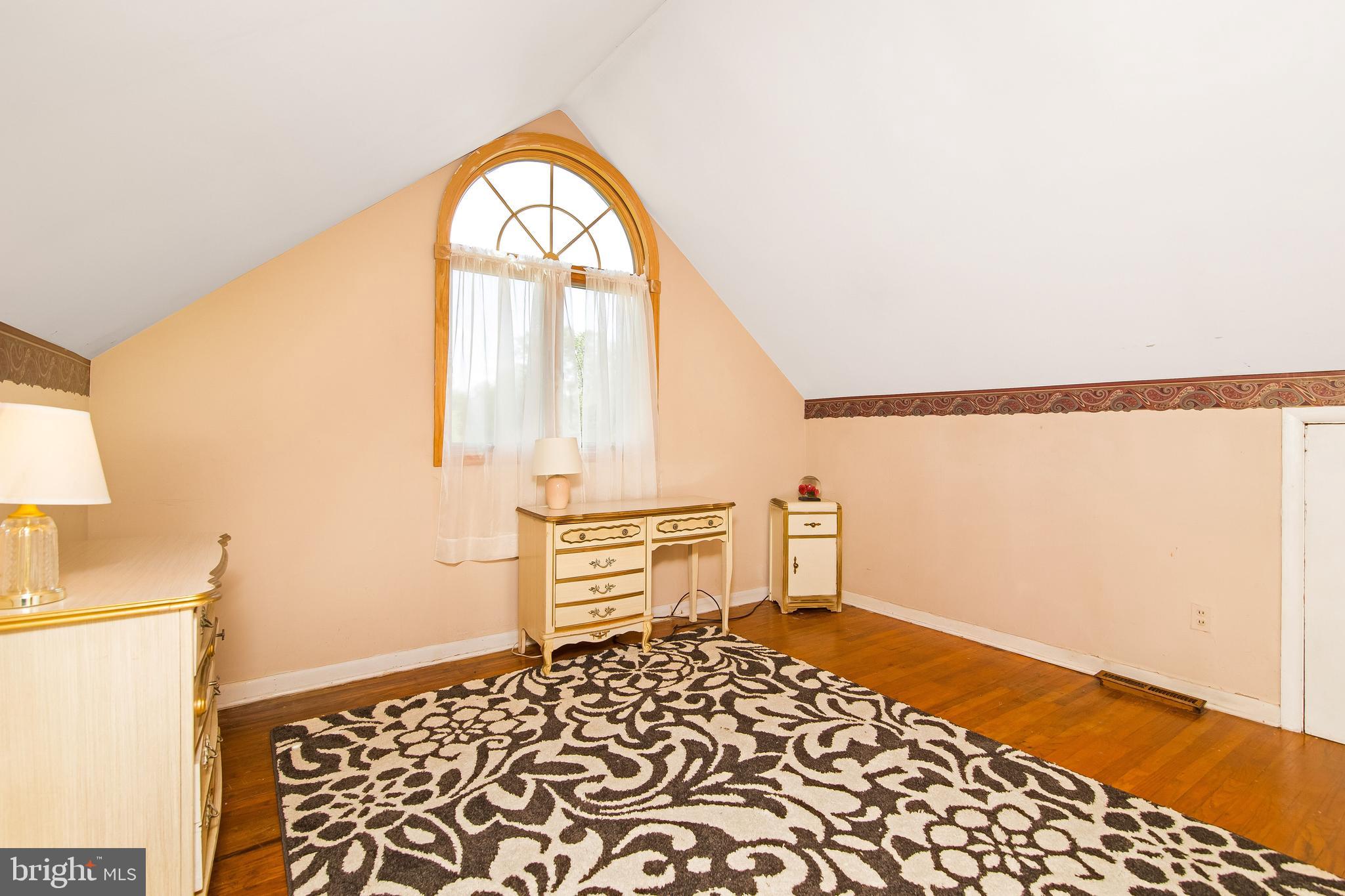 51 St Dunstans Road Hatboro, PA 19040 - Photo 15 of 24 1st Upper Level Bedroom, Bed1