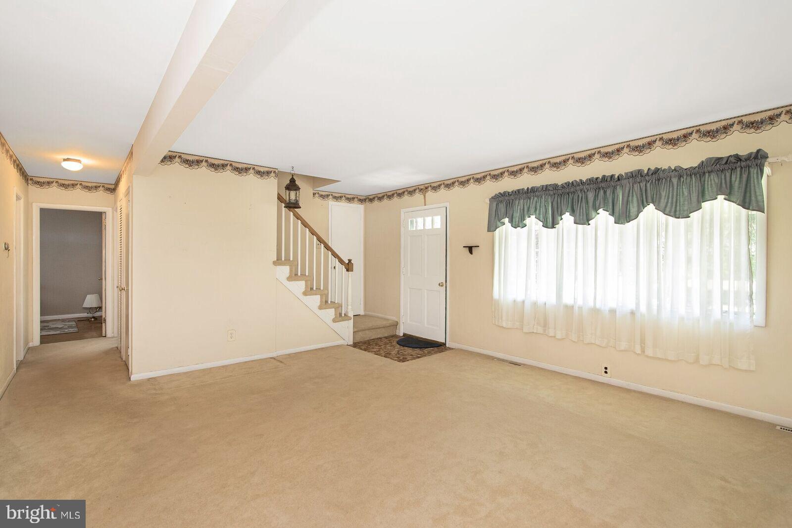 51 St Dunstans Road Hatboro, PA 19040 - Photo 5 of 24 Living Room