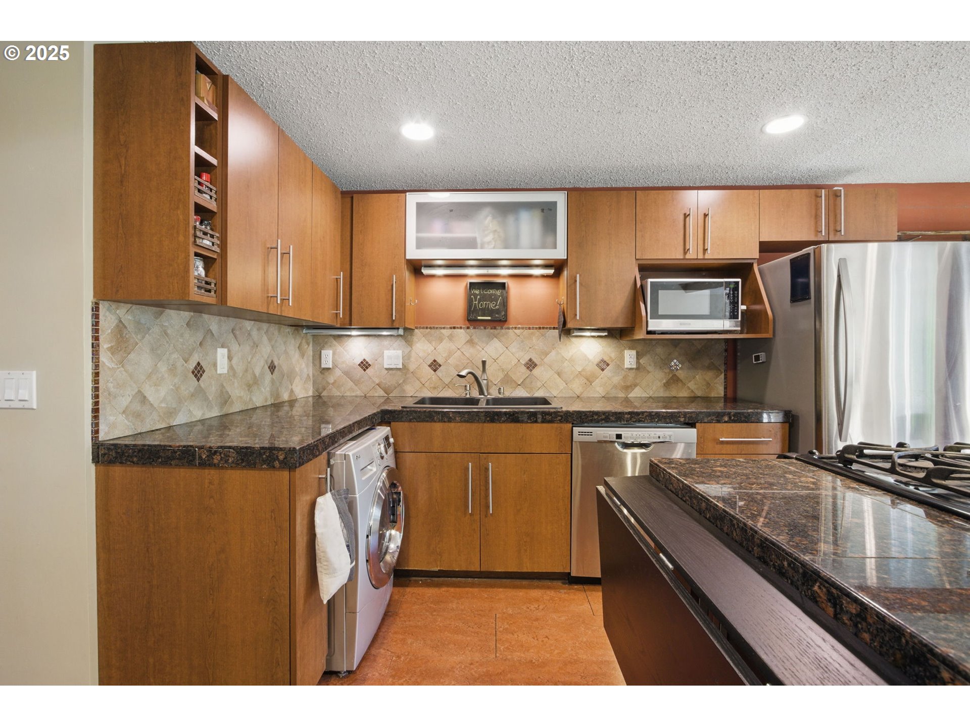927 Northeast 68th Avenue Portland, OR 97213 - Photo 17 of 44 Gallery Image 17