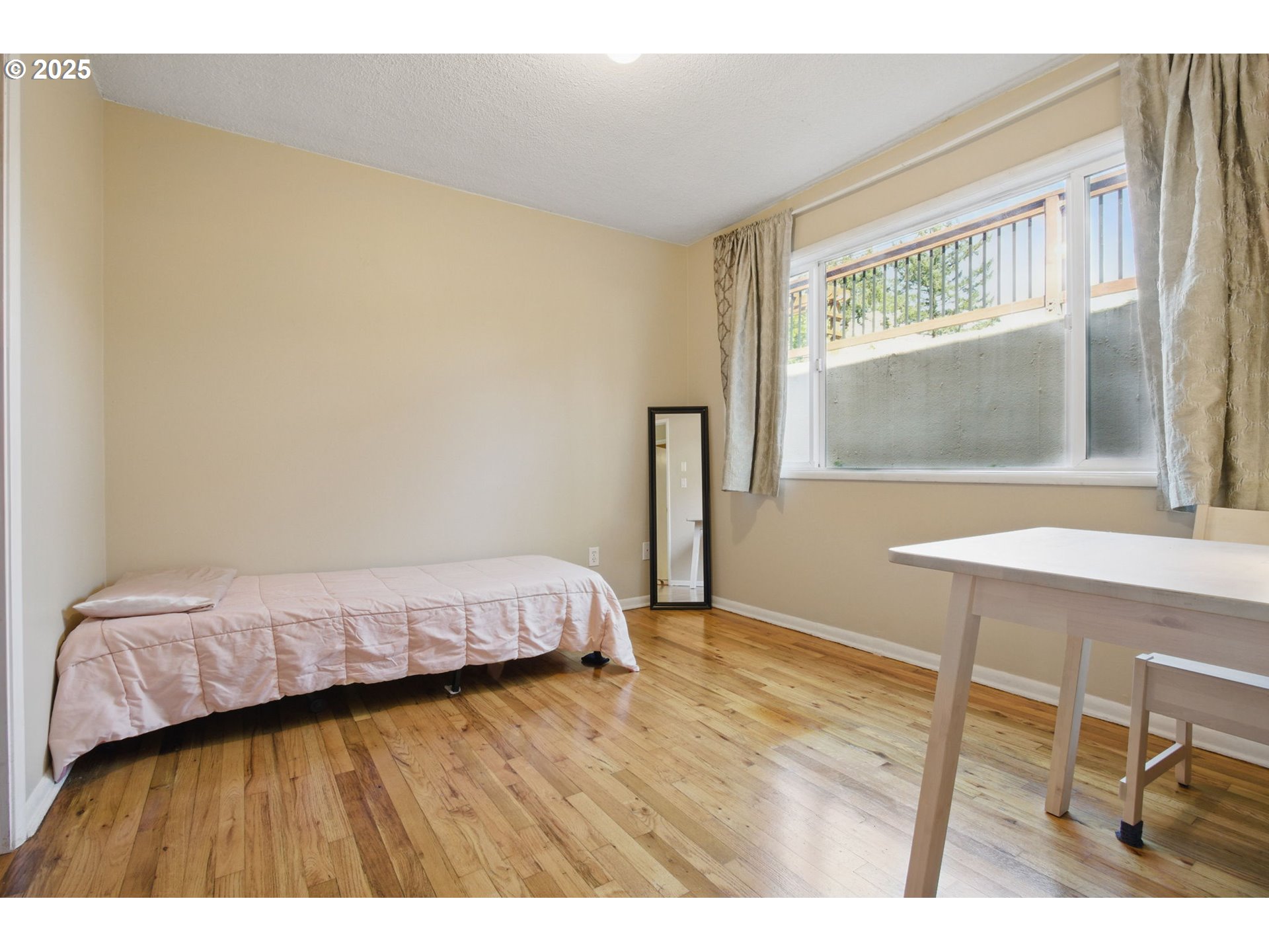 927 Northeast 68th Avenue Portland, OR 97213 - Photo 8 of 44 Gallery Image 8