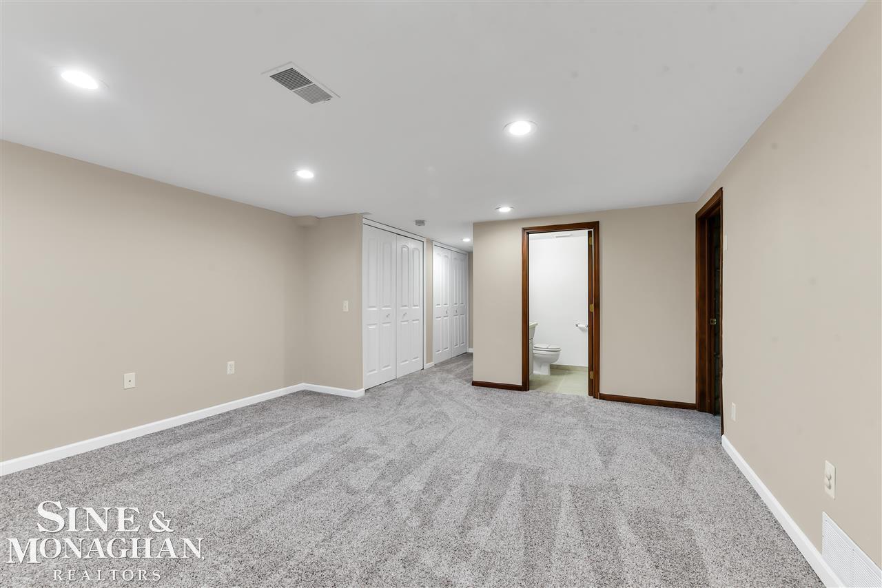 1713 Broadstone Road Grosse Pointe Woods, MI 48236 - Photo 37 of 41