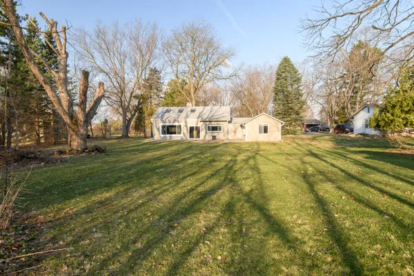 $374,900 | 888 Wildwood Place, Oconomowoc, WI 53066