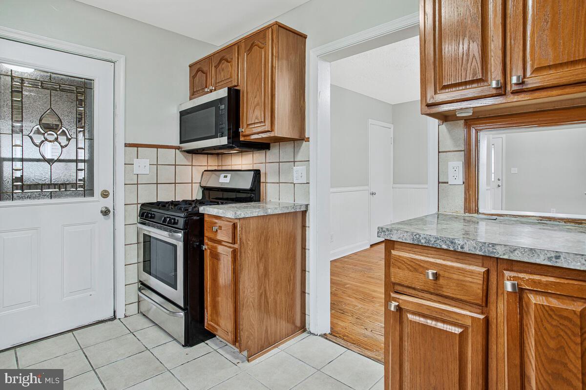 119 West Edgevale Road Baltimore, MD 21225 - Photo 5 of 37