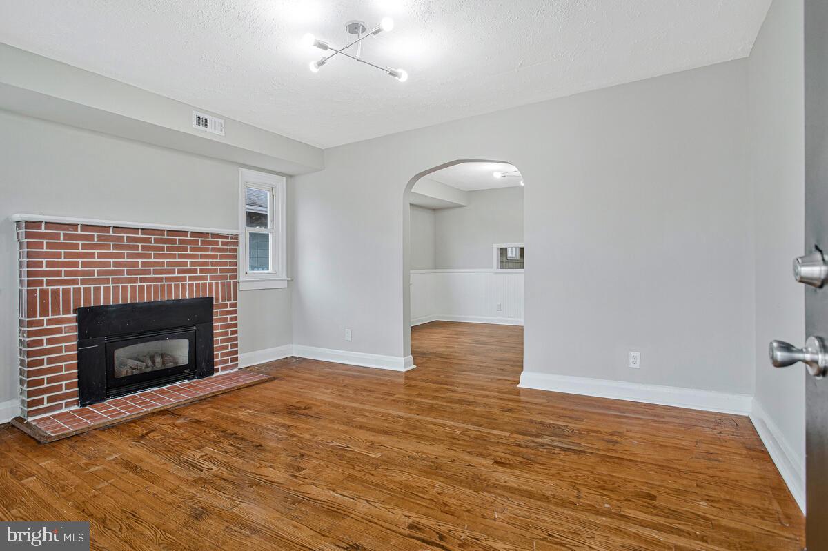 119 West Edgevale Road Baltimore, MD 21225 - Photo 9 of 37