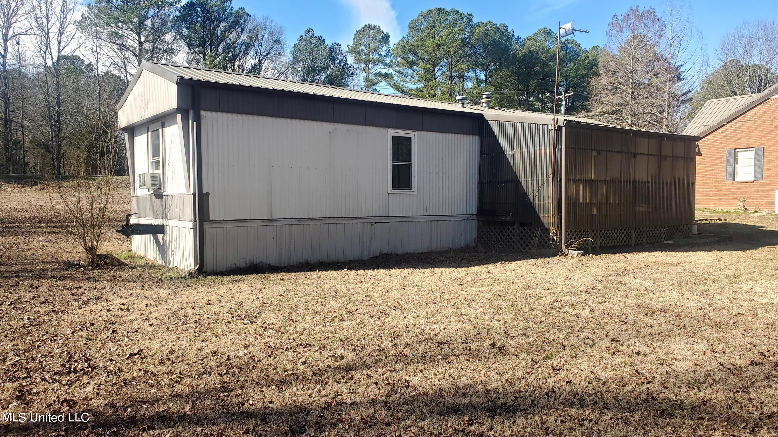 1929 Peyton Road Coldwater, MS 38618 - Photo 4 of 17 20230120_112015