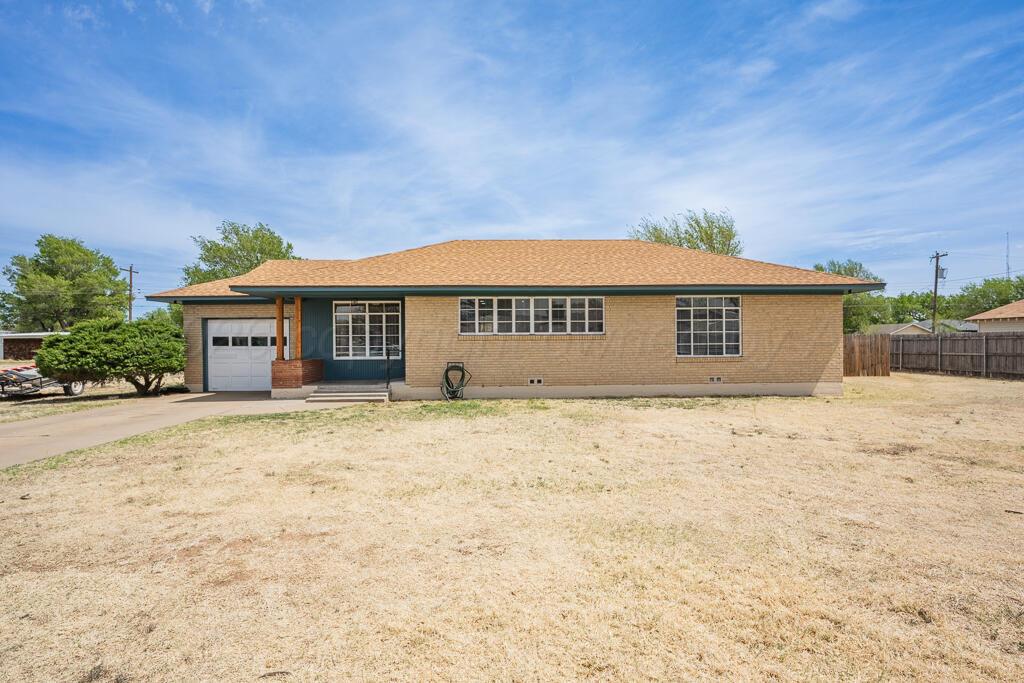 810 Charles Avenue Panhandle, TX 79068 - Photo 3 of 29 front 1
