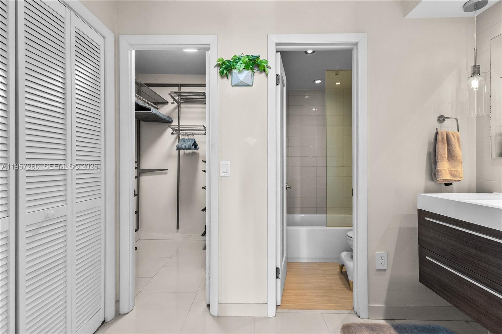 1345 Lincoln Road, Unit 403 Miami Beach, FL 33139 - Photo 24 of 33