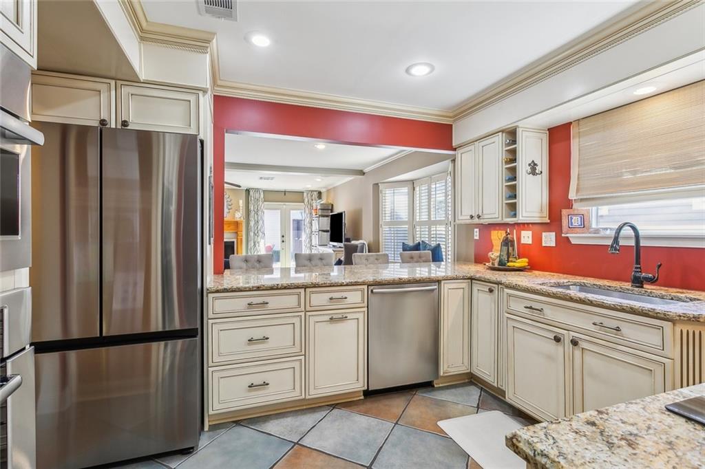 6015 Colbert Street New Orleans, LA 70124 - Photo 9 of 22