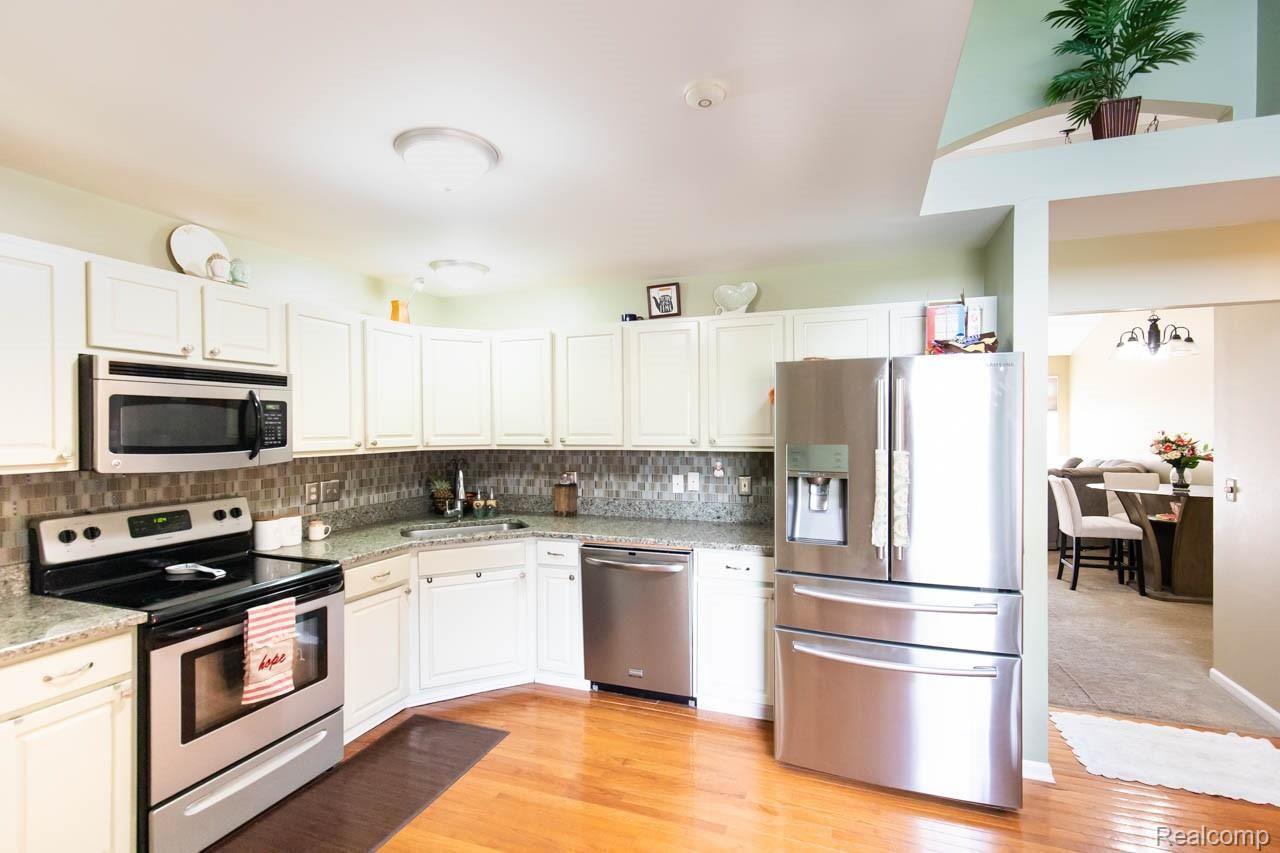 411 Cherry Grove Road Canton, MI 48188 - Photo 10 of 50 16.jpg