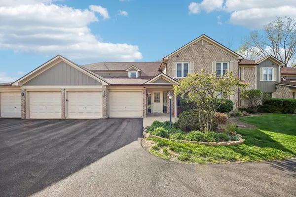 $274,900 | 170 Grove Avenue, Unit B, Des Plaines, IL 60016