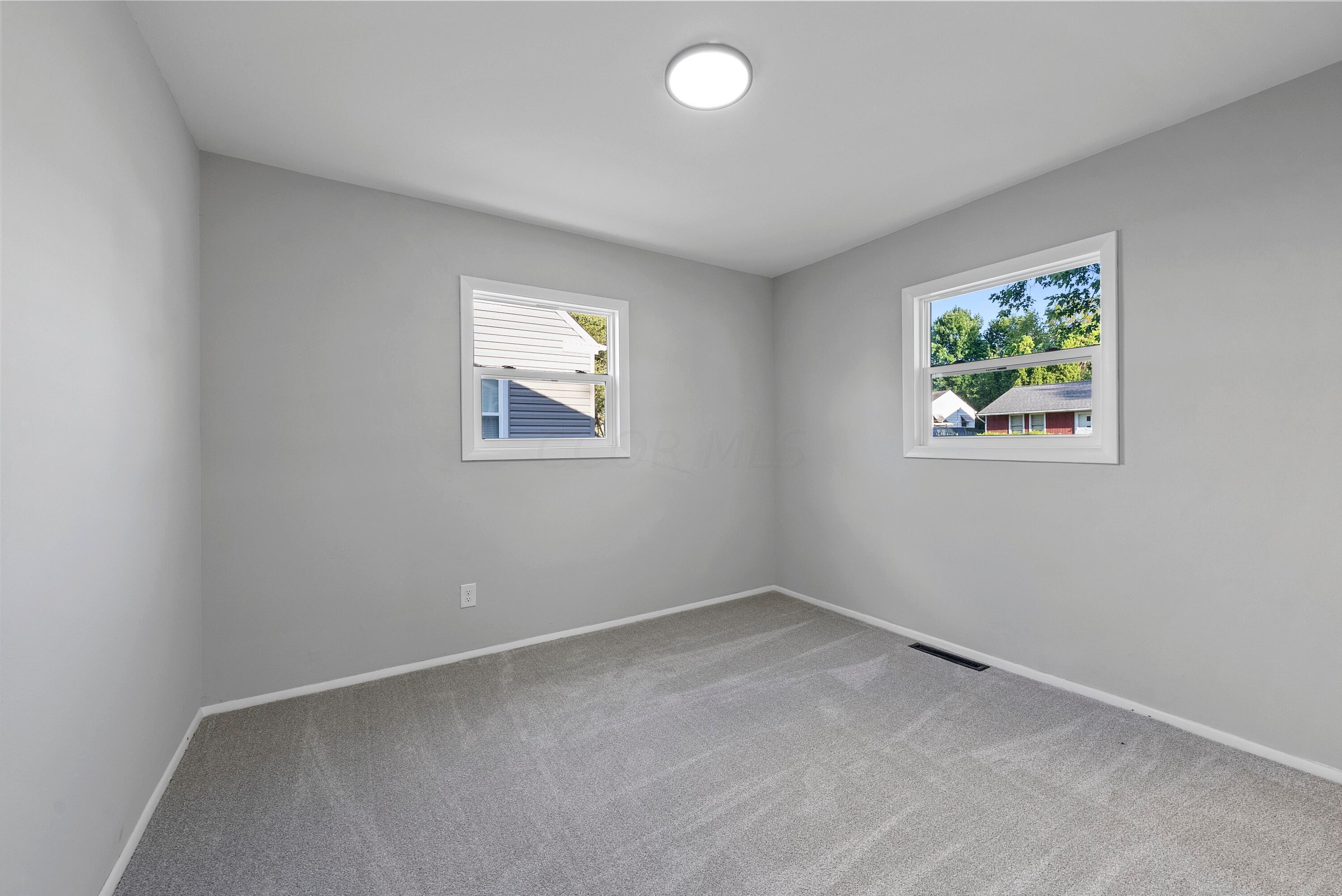 2984 Hampshire Road Columbus, OH 43209 - Photo 13 of 24 DSC05056