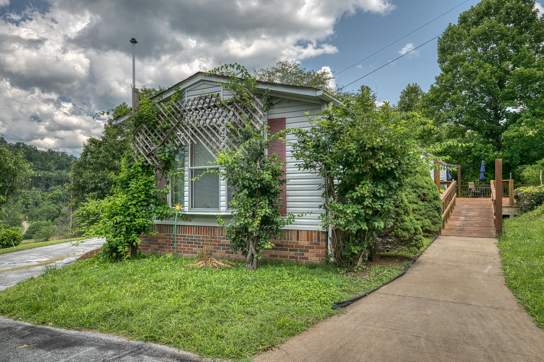 13869 Highway 67 West Butler, TN 37640 - Photo 2 of 63 13869 HWY 67 W 2