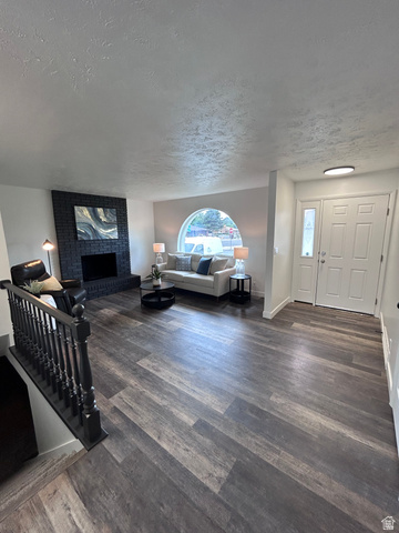 9789 South 285 East Sandy, UT 84070 - Photo 4 of 45