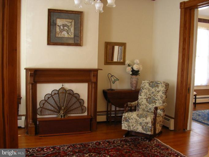 1003 Travers Street Cambridge, MD 21613 - Photo 14 of 30 Living Room