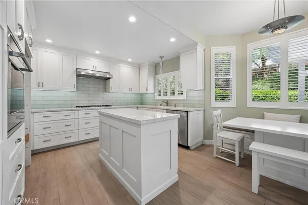 $899,999 | 28269 Rodgers Drive, Saugus, CA 91350