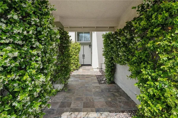 $899,999 | 28269 Rodgers Drive, Saugus, CA 91350