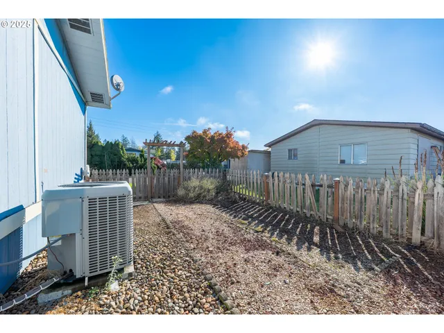 $122,000 | 2901 East 2nd Street, Unit 60, Newberg, OR 97132