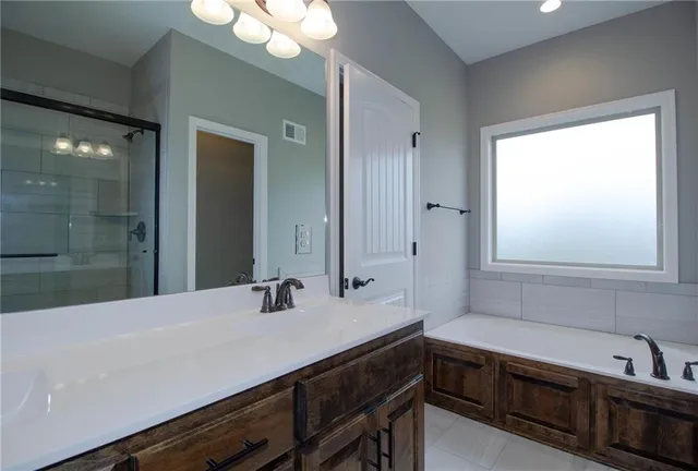 $522,630 | 11122 North Bristol Avenue, Kansas City, MO 64156