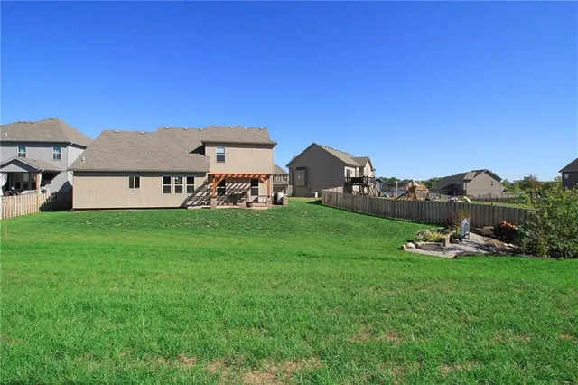 $522,630 | 11122 North Bristol Avenue, Kansas City, MO 64156