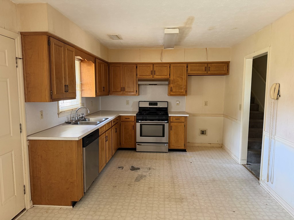 1359 Kings Mountain Road Columbus, GA 31907 - Photo 6 of 17