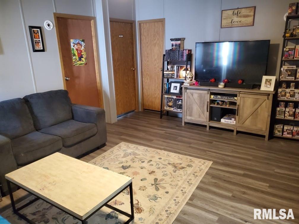 205-207 West Perkins Street Payson, IL 62360 - Photo 9 of 18