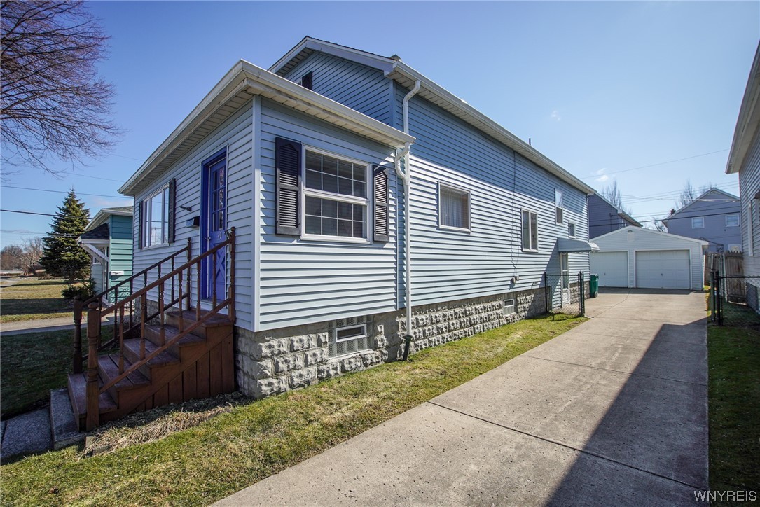 39 Robins Street Buffalo, NY 14220 - Photo 8 of 45