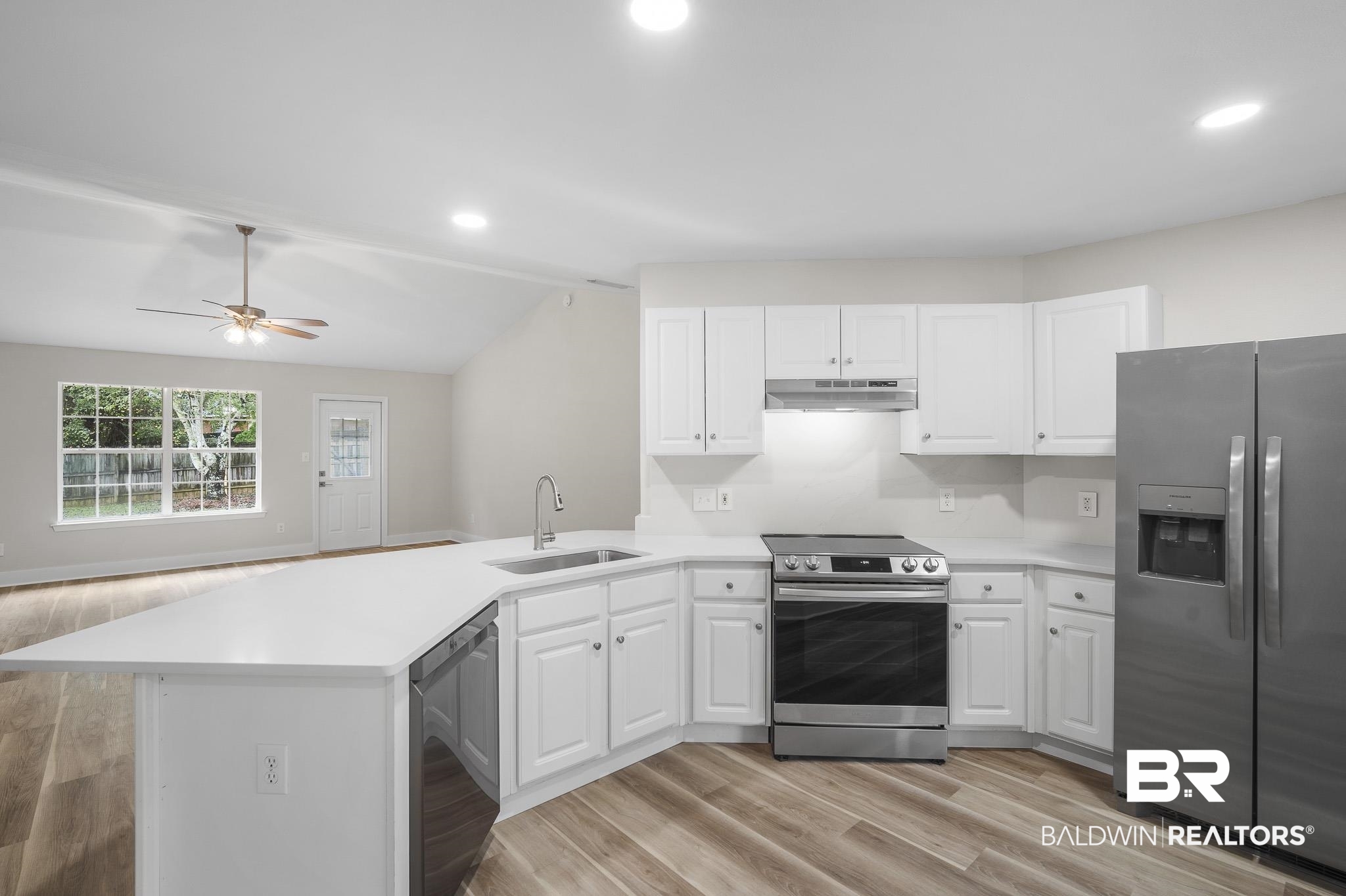 11648 Balsam Court Daphne, AL 36527 - Photo 6 of 32