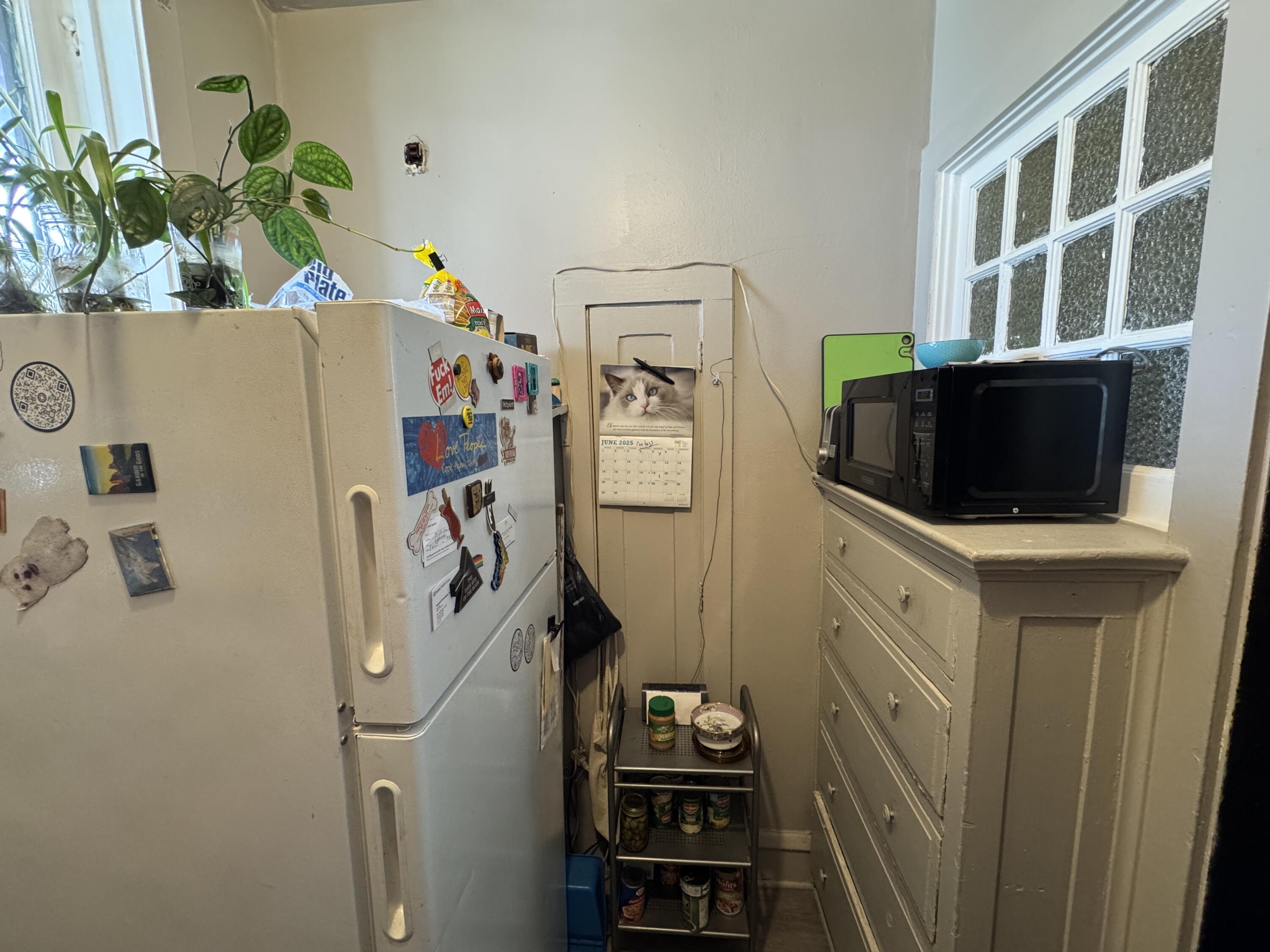 831 College Avenue, Unit 833 Racine, WI 53403 - Photo 14 of 18 Kitchen