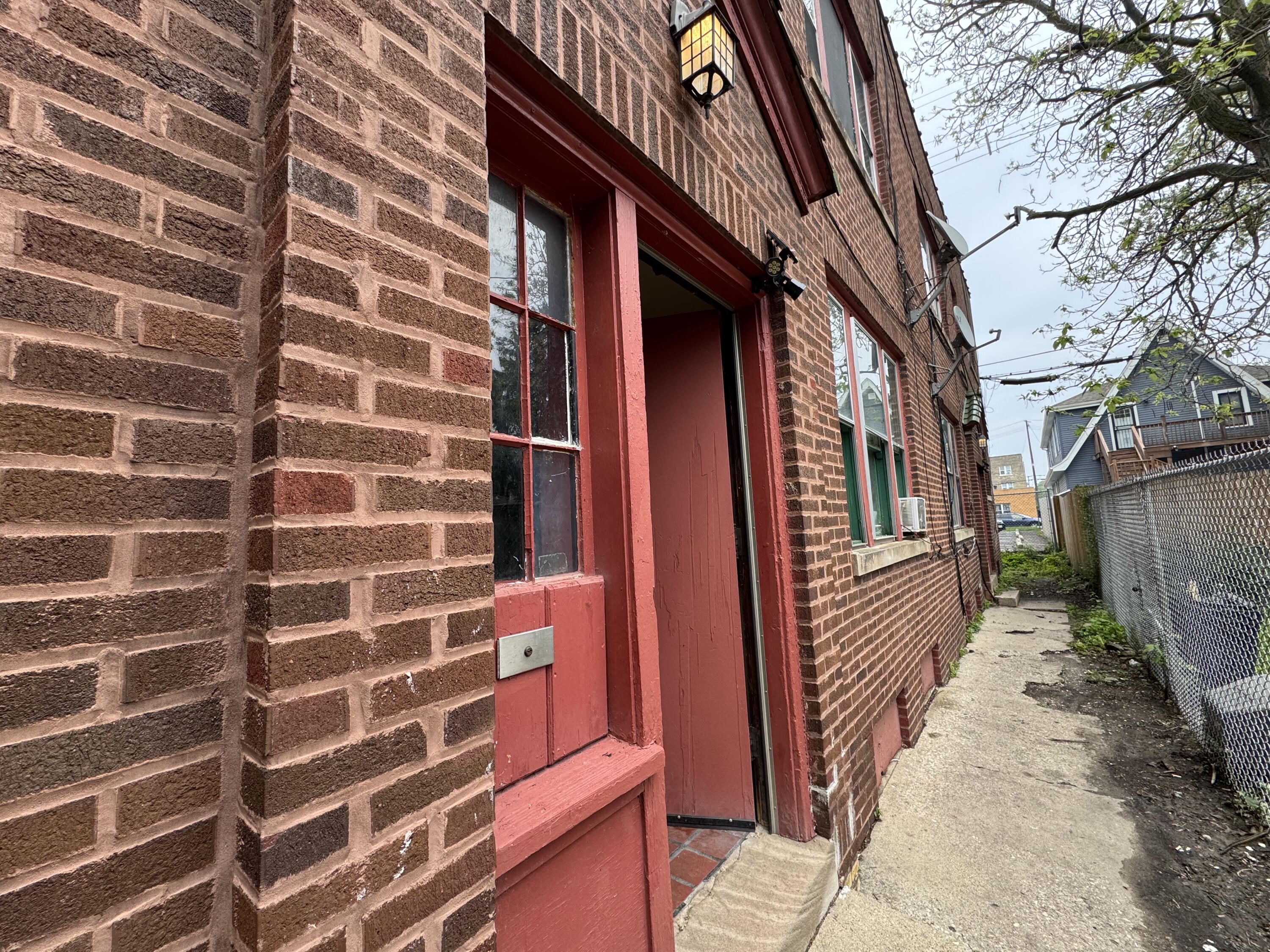 831 College Avenue, Unit 833 Racine, WI 53403 - Photo 18 of 18 Side entry 2