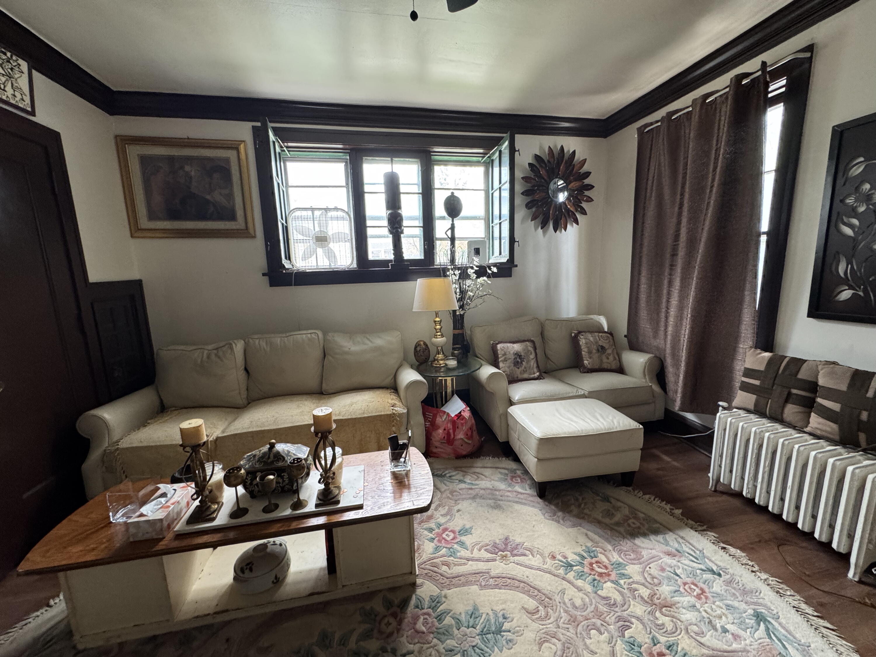 831 College Avenue, Unit 833 Racine, WI 53403 - Photo 2 of 18 Living room