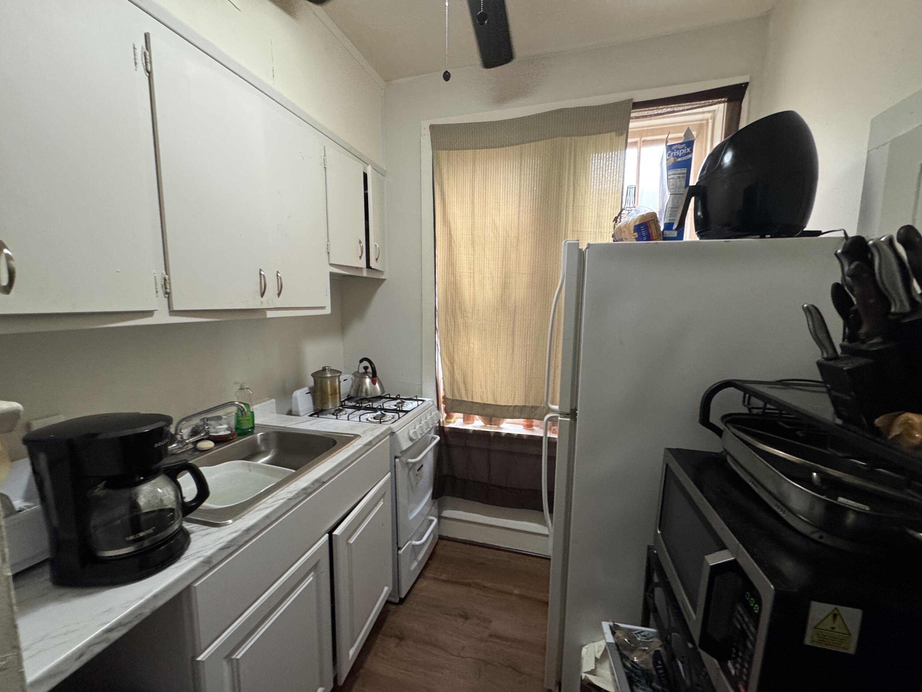 831 College Avenue, Unit 833 Racine, WI 53403 - Photo 3 of 18 Kitchen