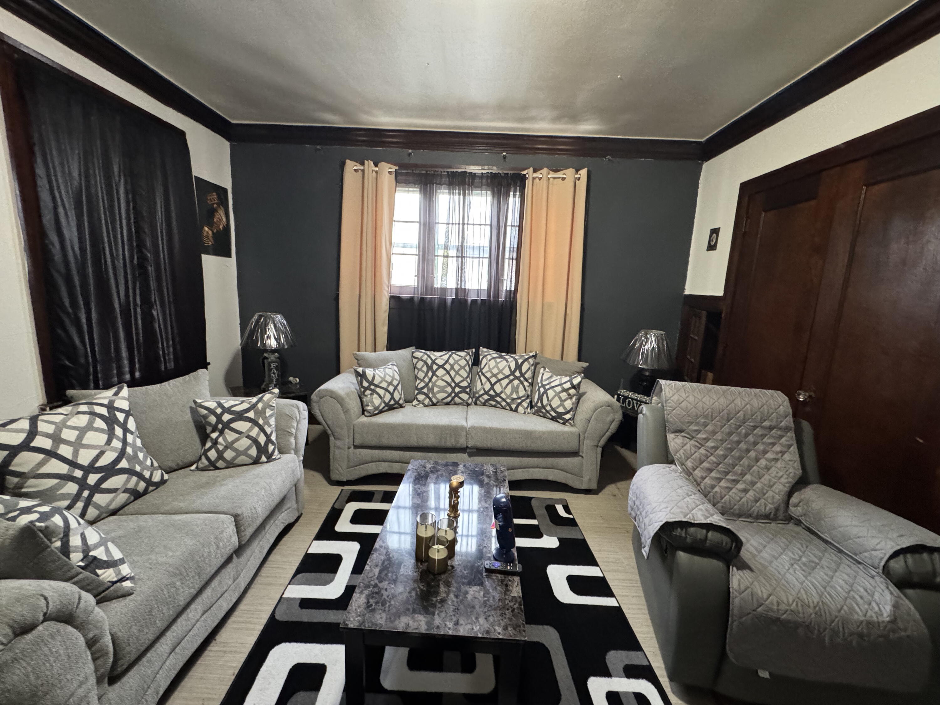 831 College Avenue, Unit 833 Racine, WI 53403 - Photo 5 of 18 Living room