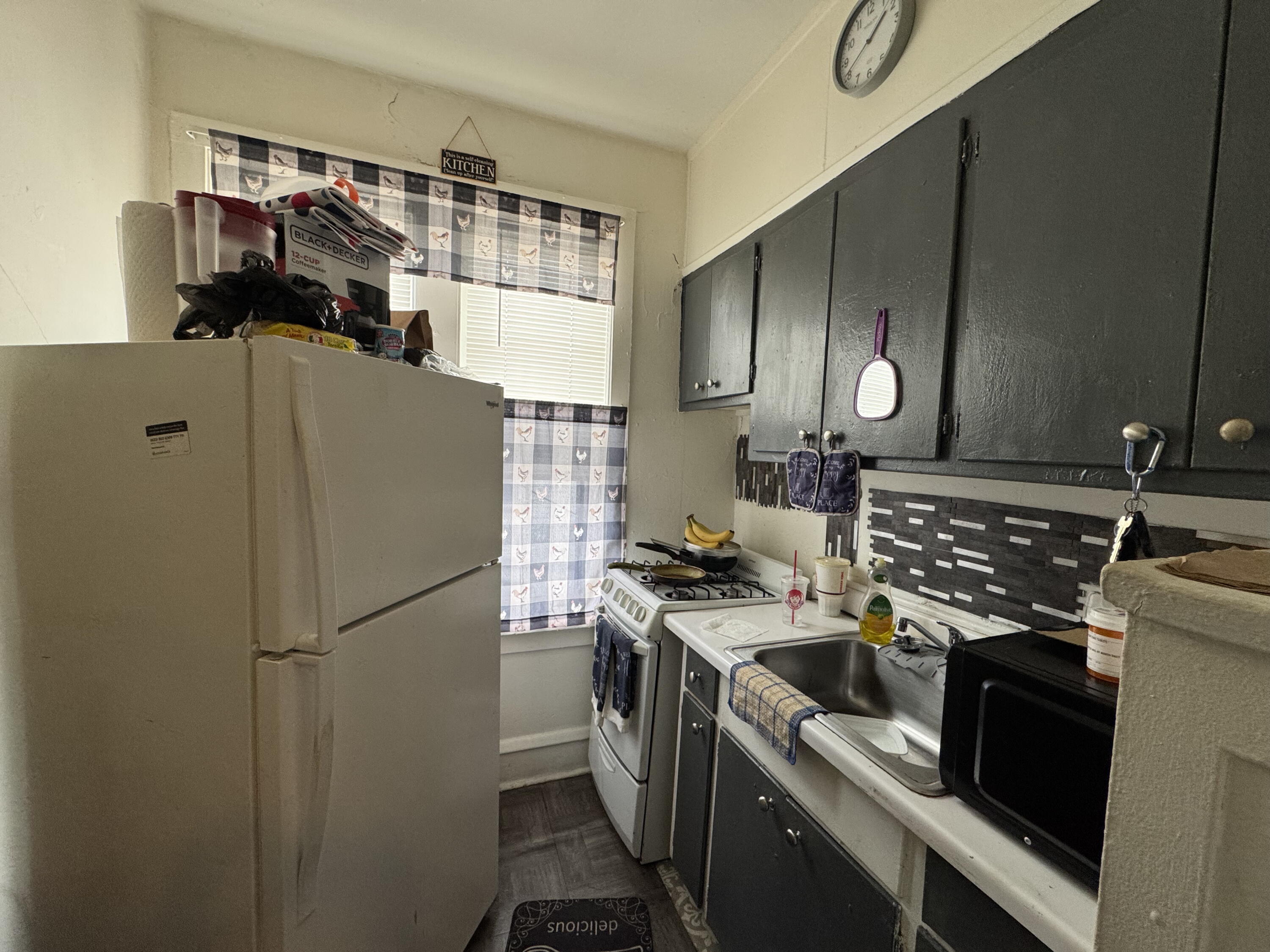 831 College Avenue, Unit 833 Racine, WI 53403 - Photo 6 of 18 Kitchen