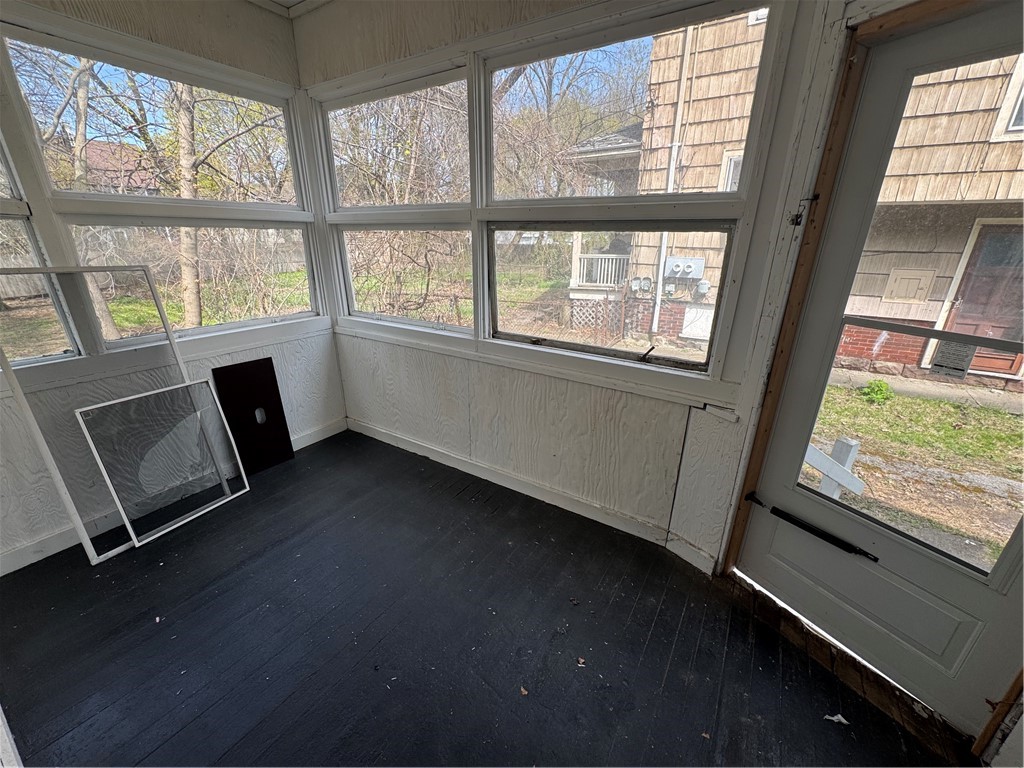 322 Grand Avenue Rochester, NY 14609 - Photo 9 of 19