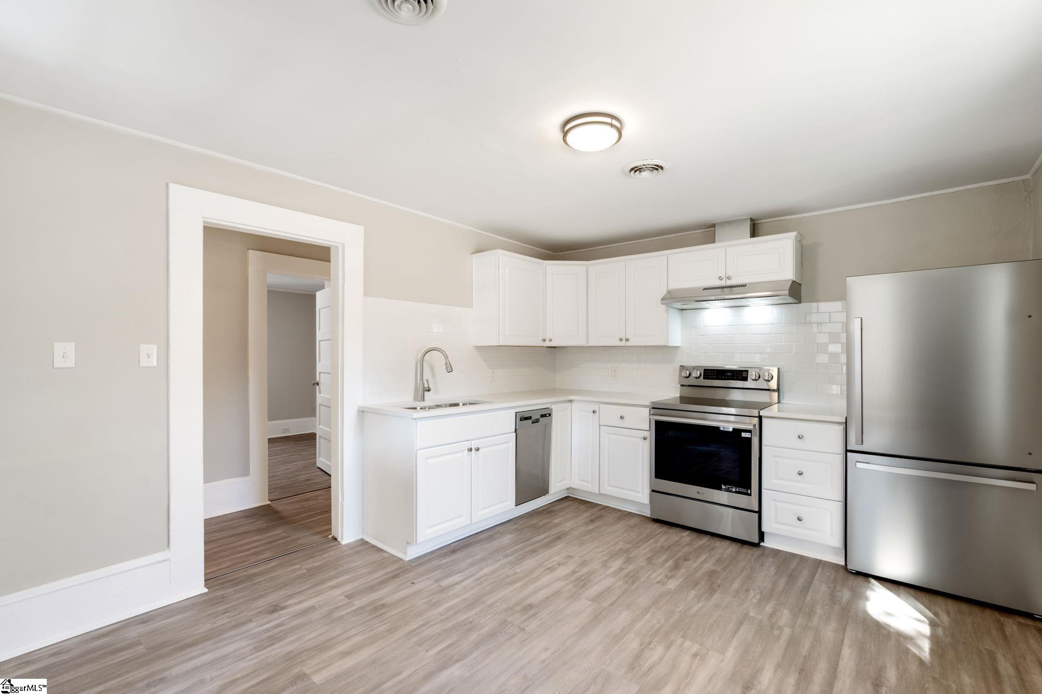 305 Frank Street Greenville, SC 29601 - Photo 17 of 35