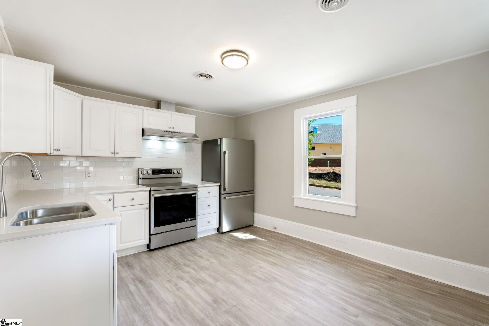 305 Frank Street Greenville, SC 29601 - Photo 18 of 35