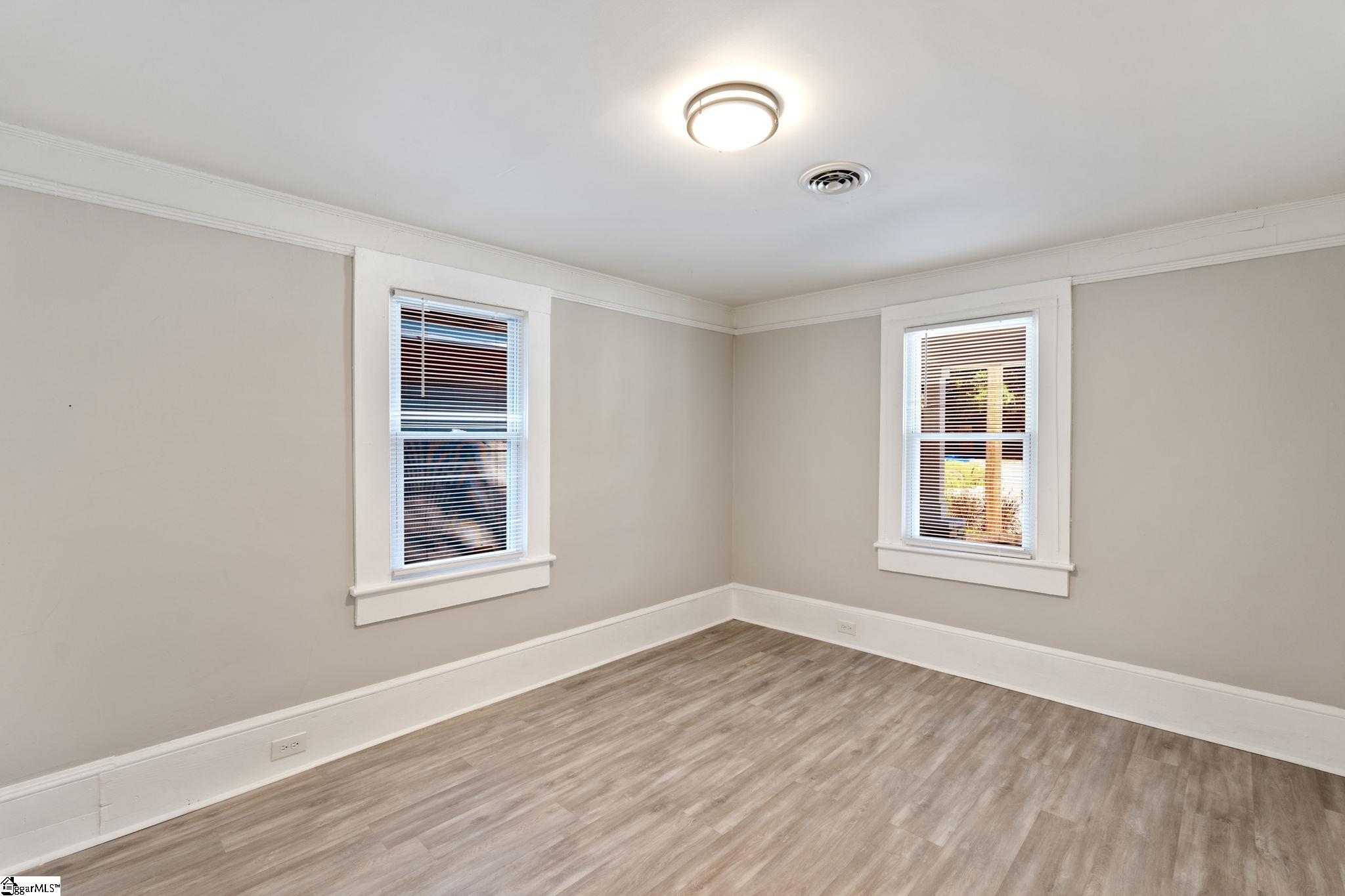 305 Frank Street Greenville, SC 29601 - Photo 5 of 35