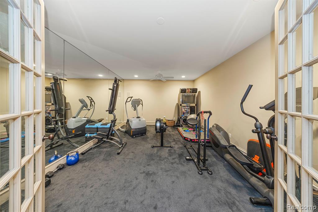 4326 Commerce Road West Bloomfield, MI 48324 - Photo 47 of 75