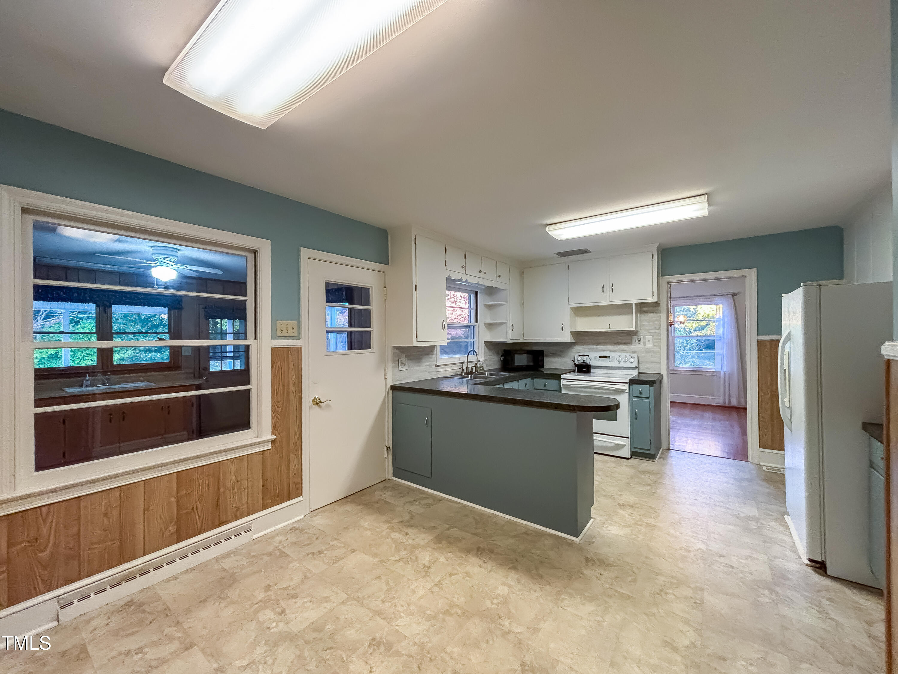 3817 West Ten Road Efland, NC 27243 - Photo 19 of 30 3817 West Ten Rd Efland_Internal_Kitchen