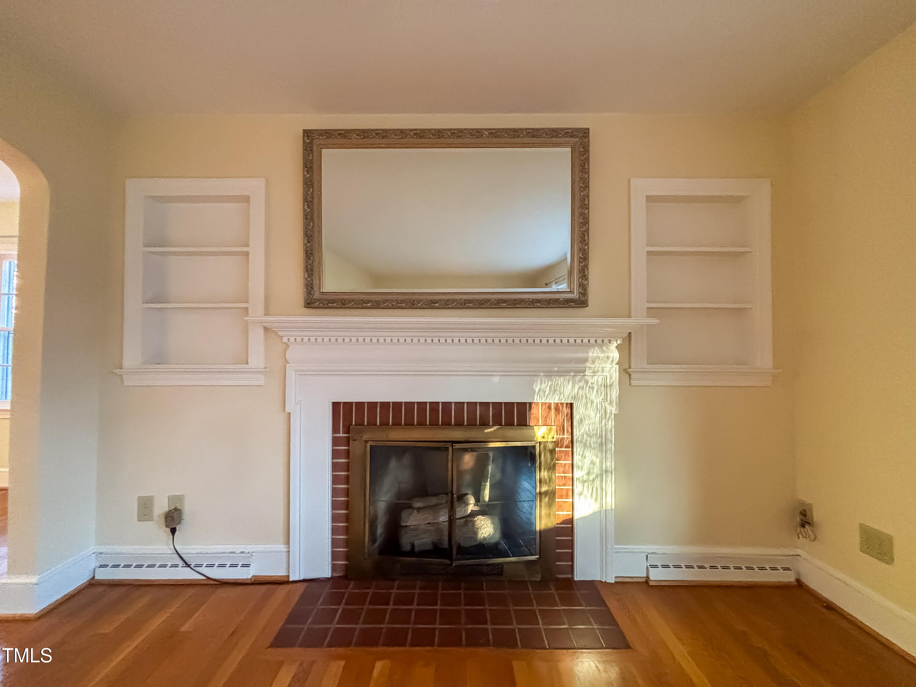 3817 West Ten Road Efland, NC 27243 - Photo 4 of 30 3817 West Ten Rd Efland_Internal_Living