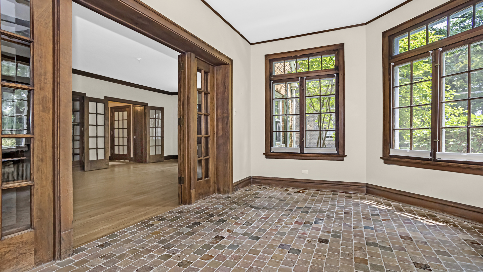 719 Milburn Street Evanston, IL 60201 - Photo 9 of 35 a view of an entryway of a house