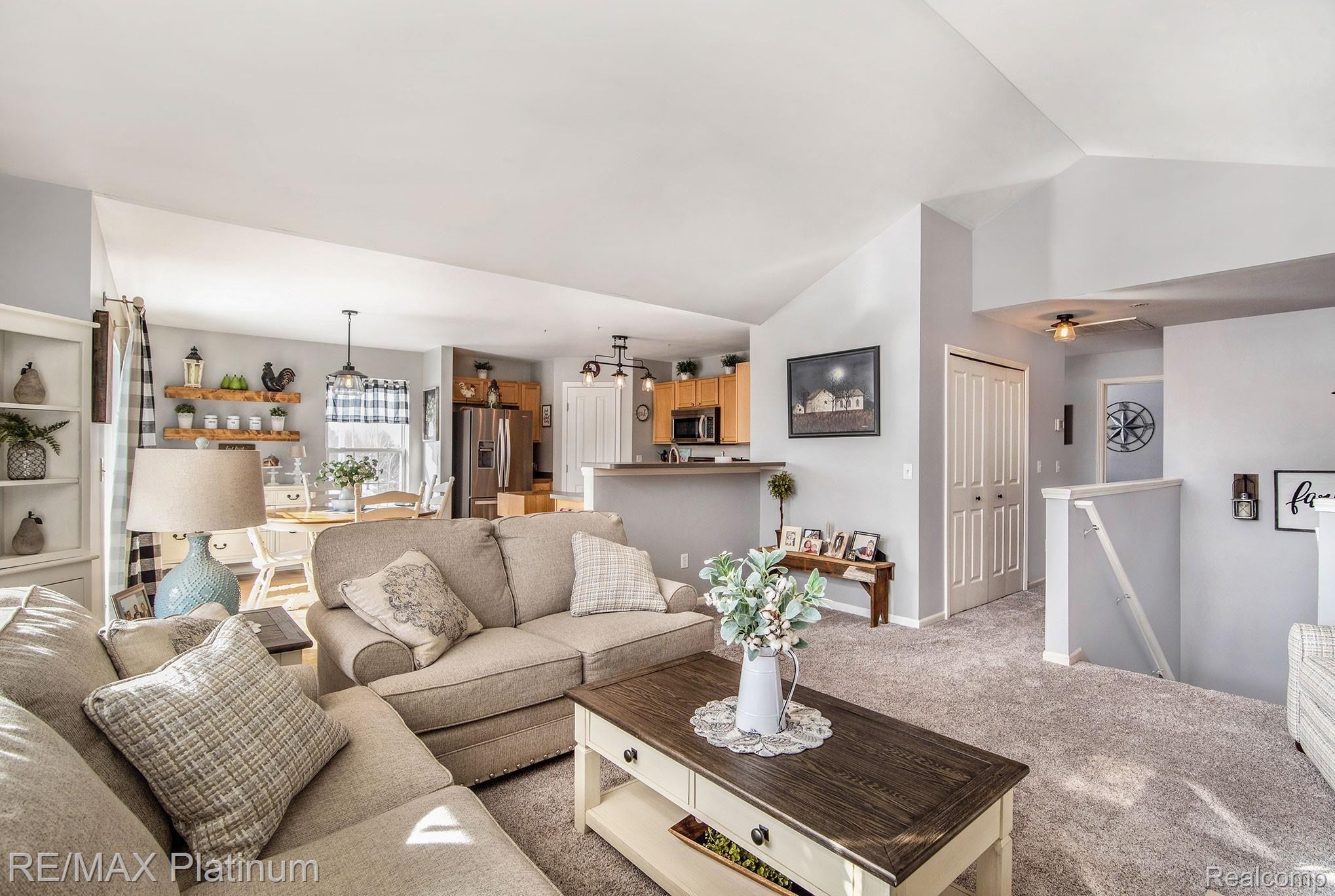 4217 Hampton Ridge Boulevard, Unit 127 Howell, MI 48843 - Photo 11 of 18 10.jpg