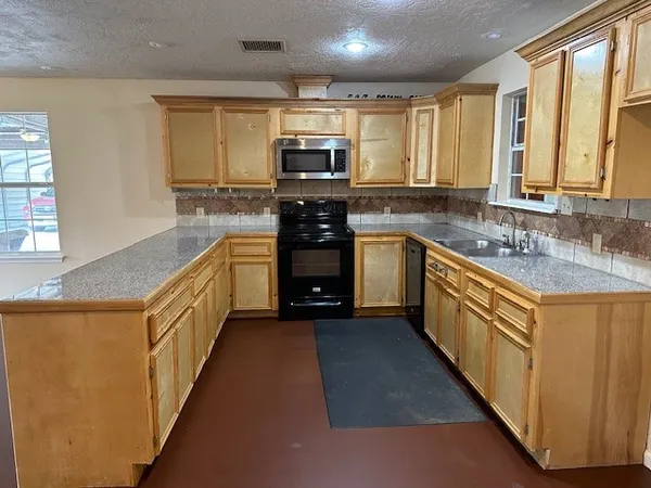 $2,200 | 24331 Farm To Market Road 2090, Splendora, TX 77372