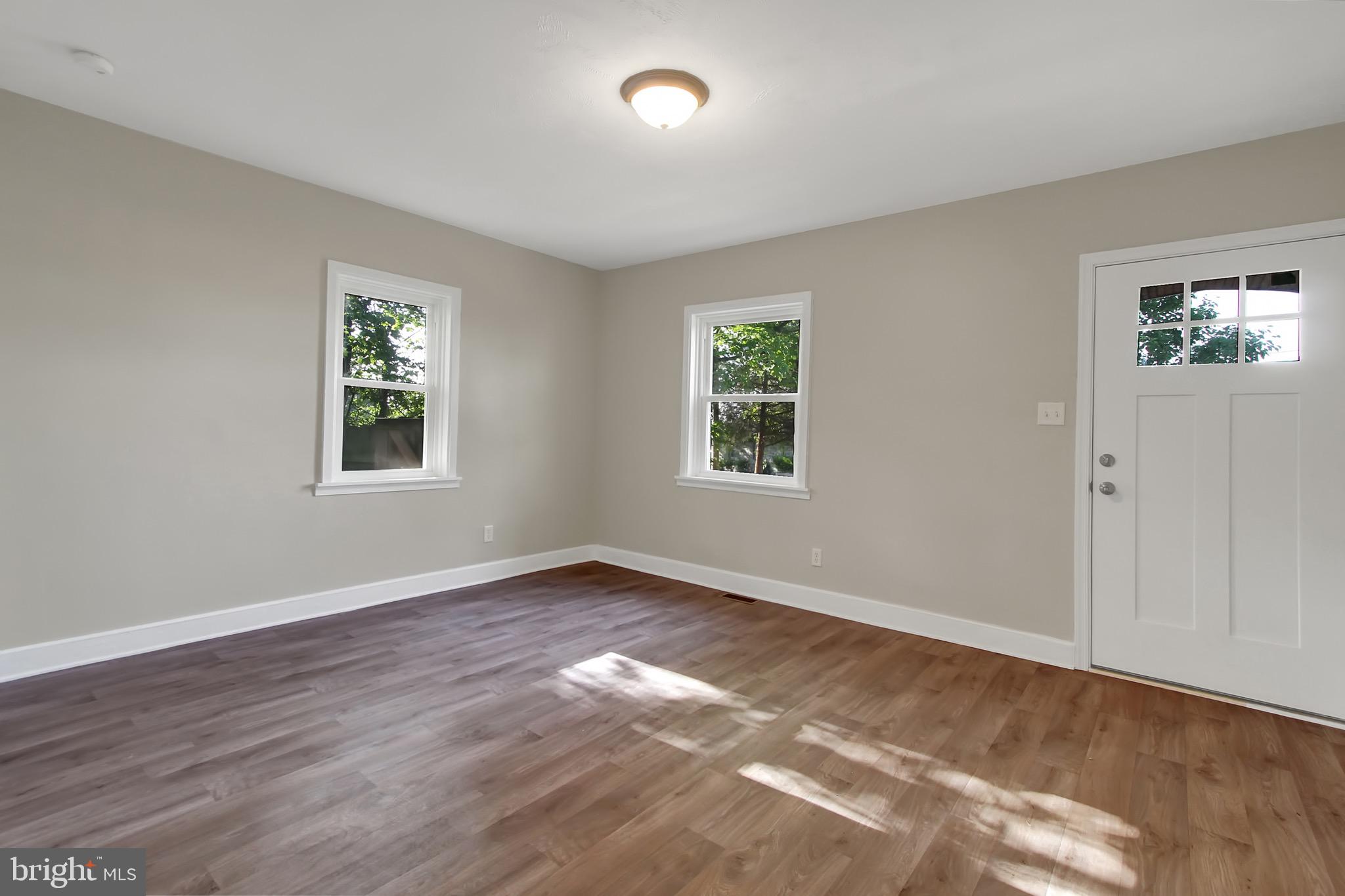 3361 Oakland Road Dover, PA 17315 - Photo 5 of 24 Gallery Image 5