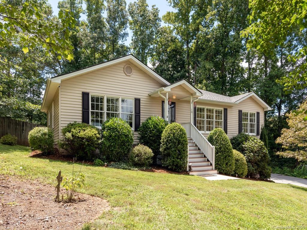 18 Springfield Way, Unit 5 Arden, NC 28704 - Photo 2 of 24 Gallery Image 2