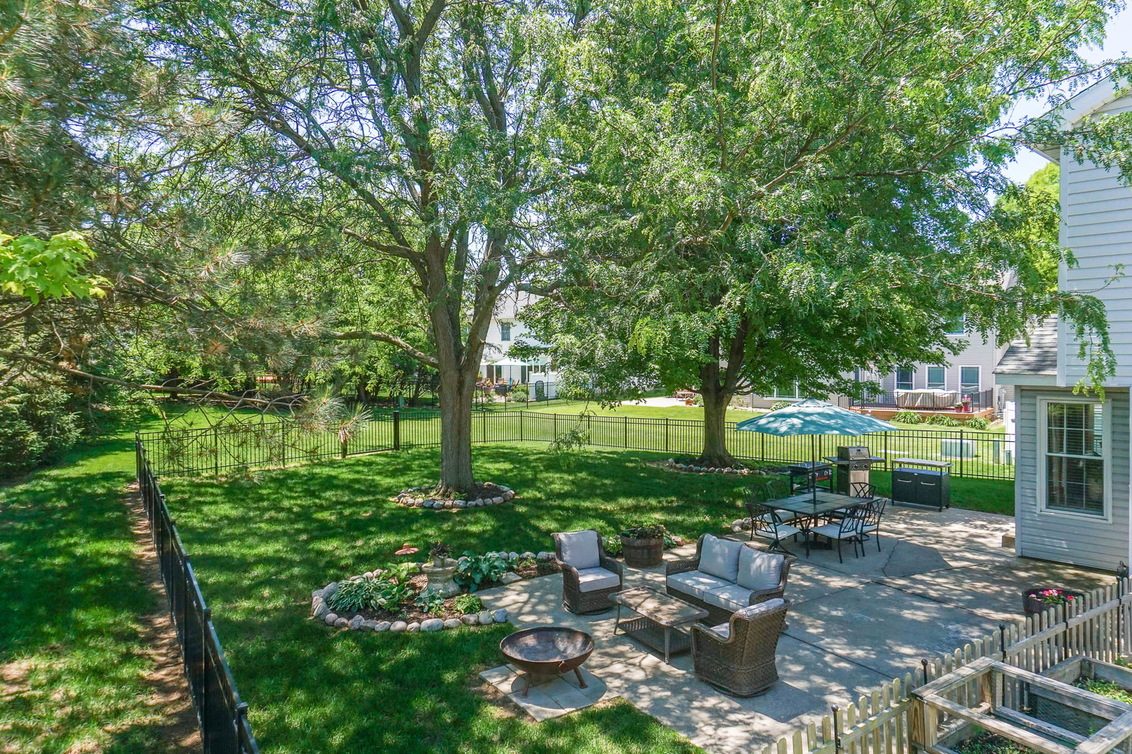 3203 Eagle Crest Road Bloomington, IL 61704 - Photo 43 of 52 a view of backyard with green space