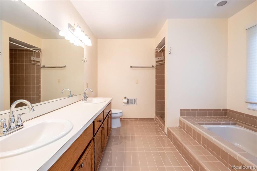 356 Silvervale Drive Rochester Hills, MI 48309 - Photo 24 of 33