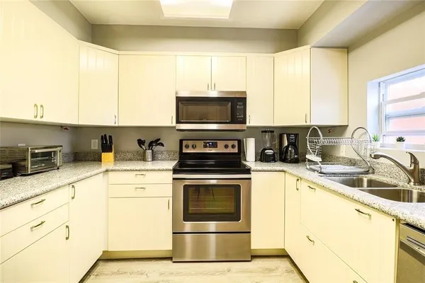 $4,500 | 4724 Post Oak Timber Drive, Unit 8/65, Houston, TX 77056